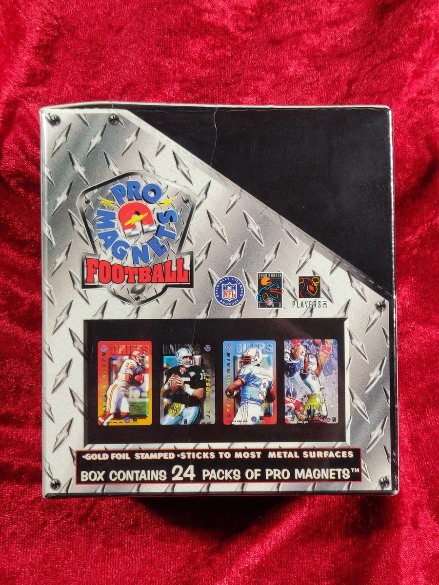 1996 NFL Football Sealed box 24 PKS of PRO Magnets gold foil stamped