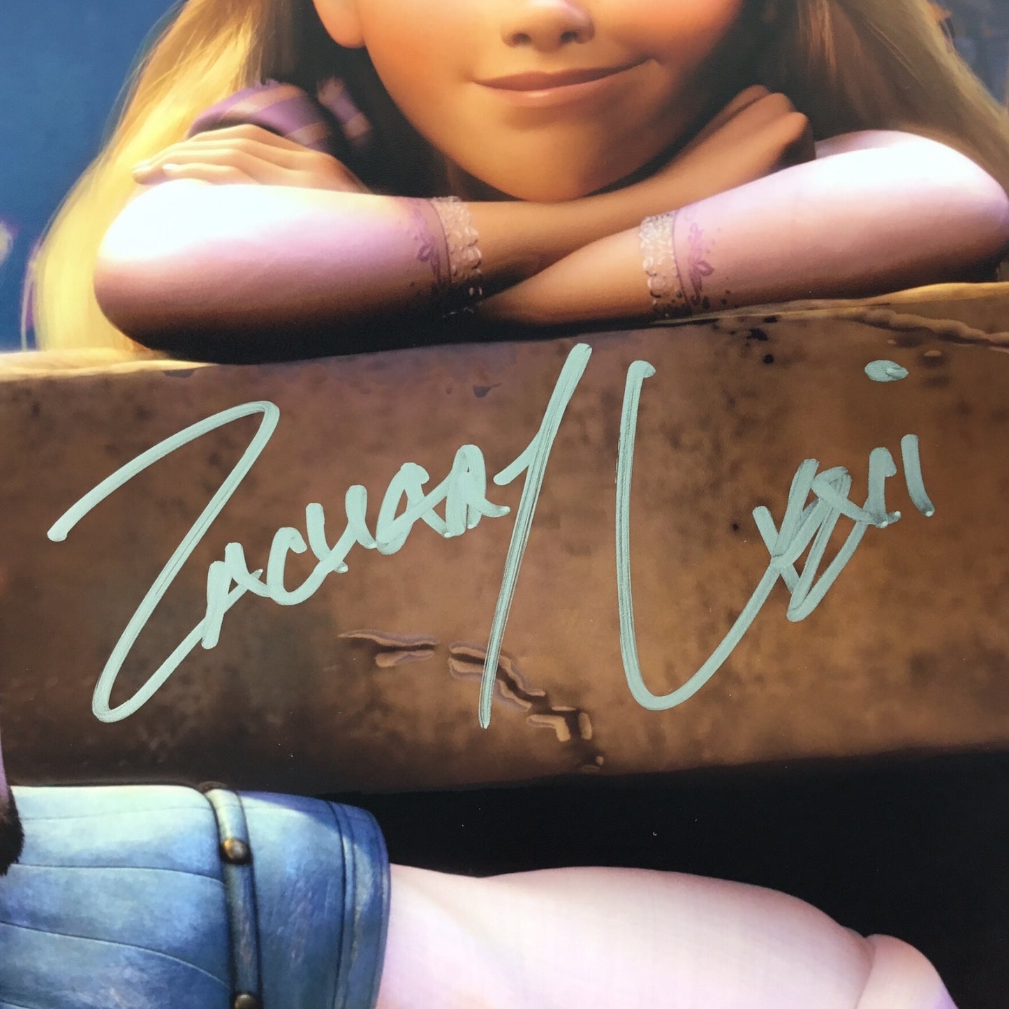 Zachary Levi Signed 11x14 Photo Flynn Rider - Tangled (Beckett Certified)
