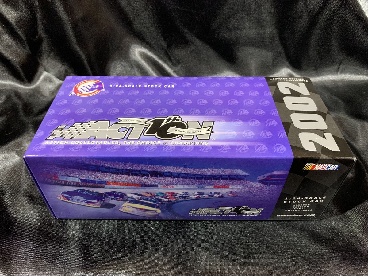Action NASCAR #41 Jimmy Spencer Energizer 2002 Intrepid RT 1:24 Diecast