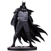 BATMAN BLACK & WHITE - BATMAN STATUE BY MIKE MIGNOLA - DC 2022