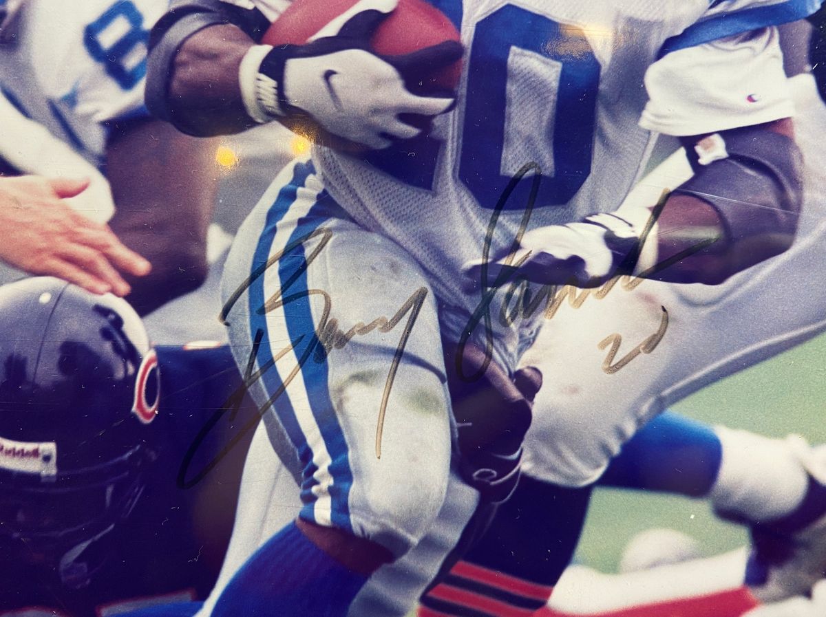 Barry Sanders Autographed 8x10 Photo Plaque w/ Football Card Detroit Lions