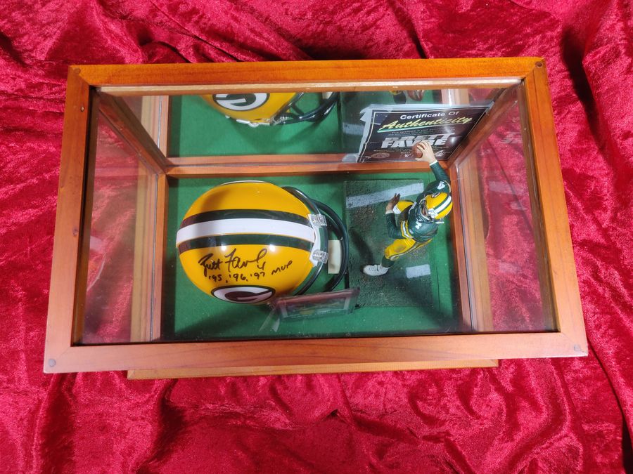 Brett Favre Packers Signed Mini Helmet Shadowbox w/ Jersey Card & Figure