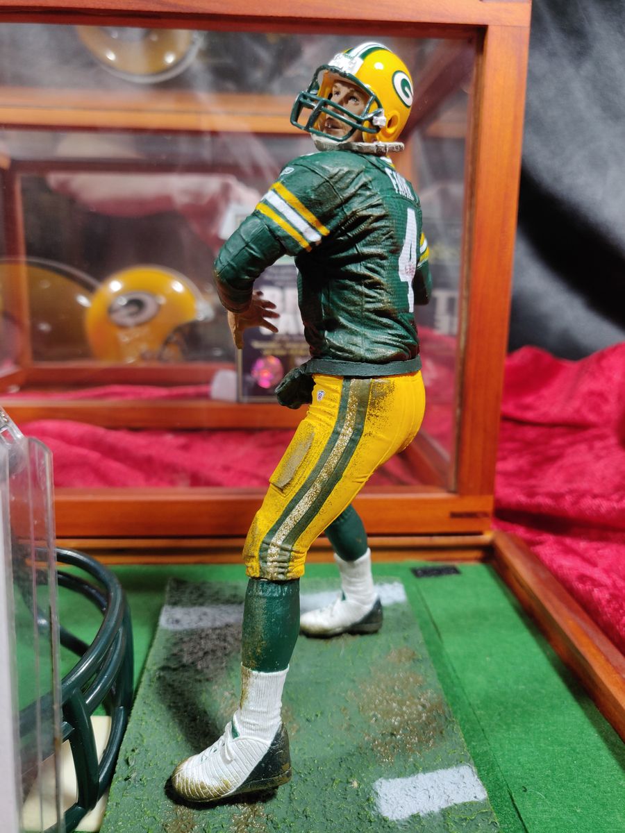 Brett Favre Packers Signed Mini Helmet Shadowbox w/ Jersey Card & Figure