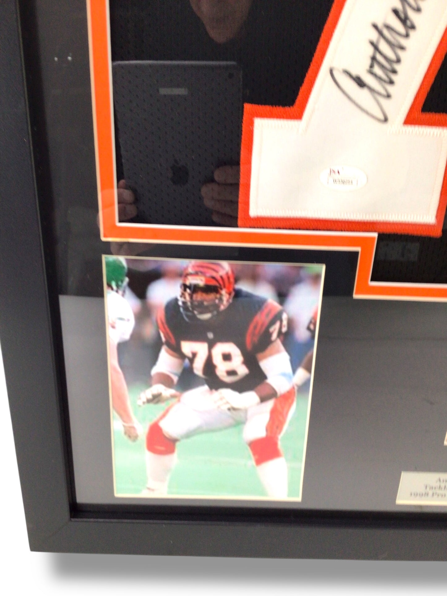 Custom Framed HOF Anthony Munoz Cincinatti Bengals Autographed w/ JSA Cert