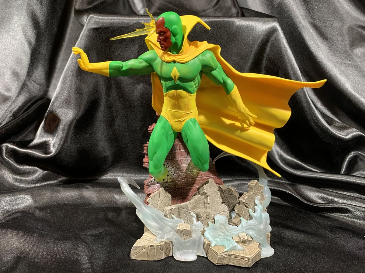 Diamond Select Marvel Gallery Diorama Vision PVC Statue