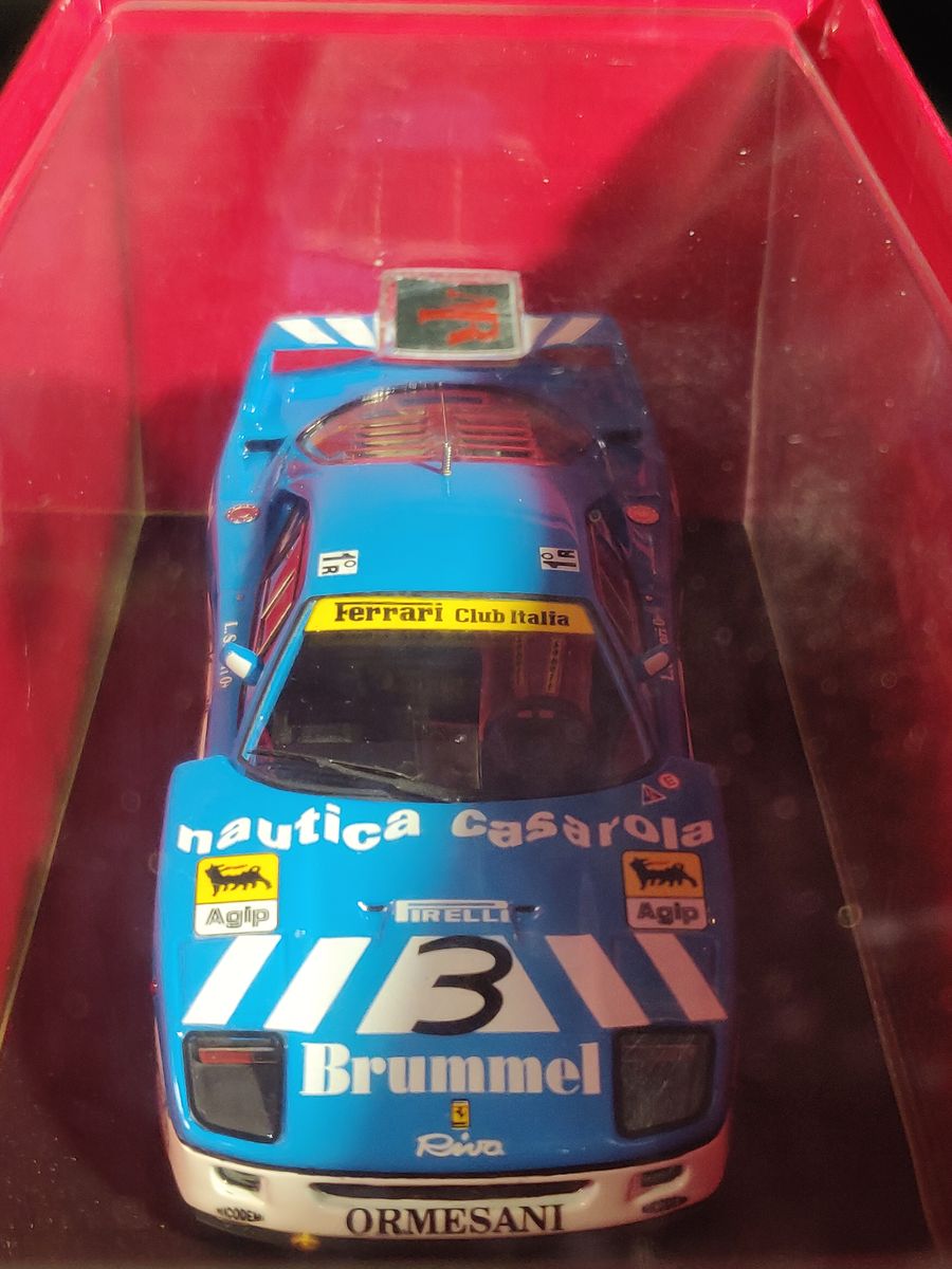 Ferrari F40 1:43 Scale Miniature Collectible Car MR Collection Models No. 100
