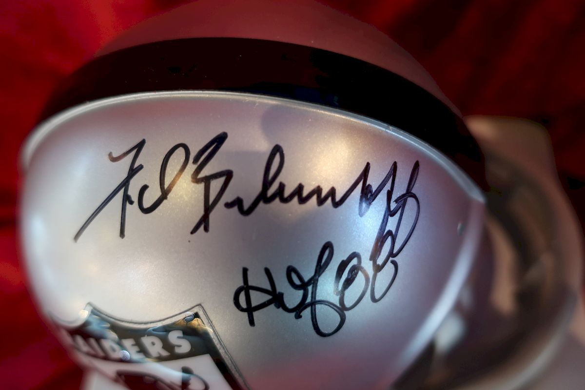 Fred Biletnikoff Raiders Certified Authentic Autographed Mini-helmet S –  Collectors Crossroads