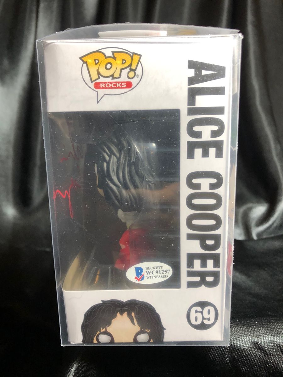 Funko POP! - Alice Cooper #69 Autographed Special Edition Figure