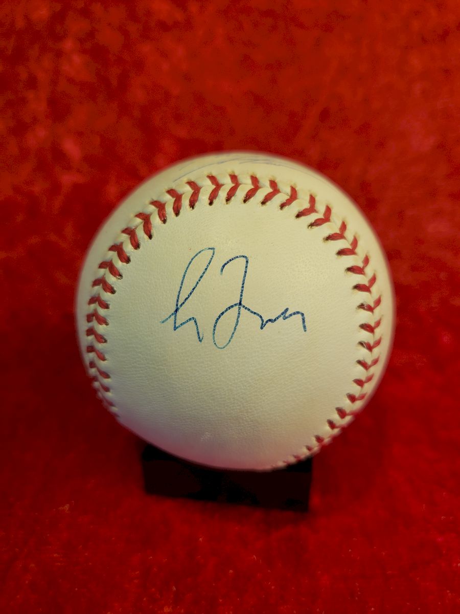 Greg Maddux Certified Authentic Autographed Baseball Mark Prior & Kerry Wood