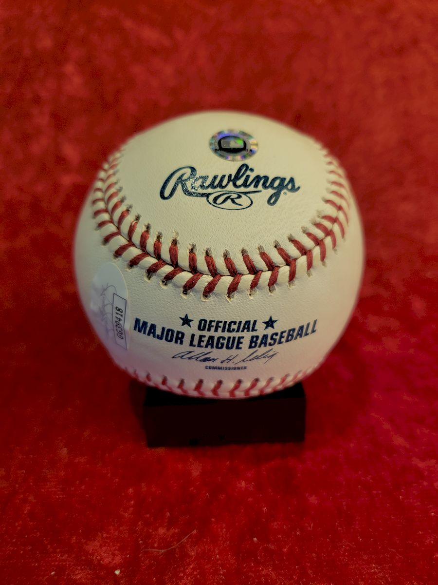 Greg Maddux Certified Authentic Autographed Baseball Mark Prior & Kerry Wood
