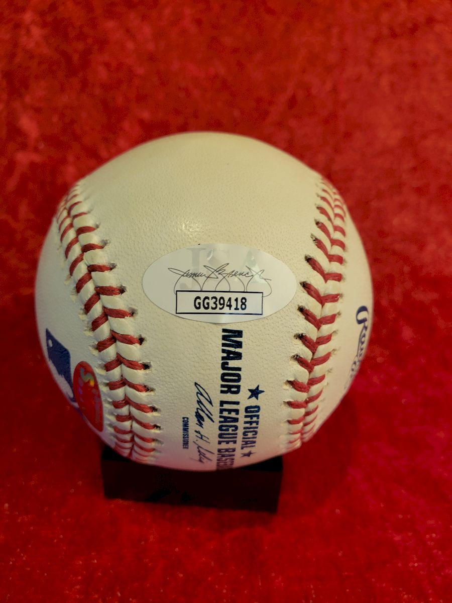 Greg Maddux Certified Authentic Autographed Baseball Mark Prior & Kerry Wood