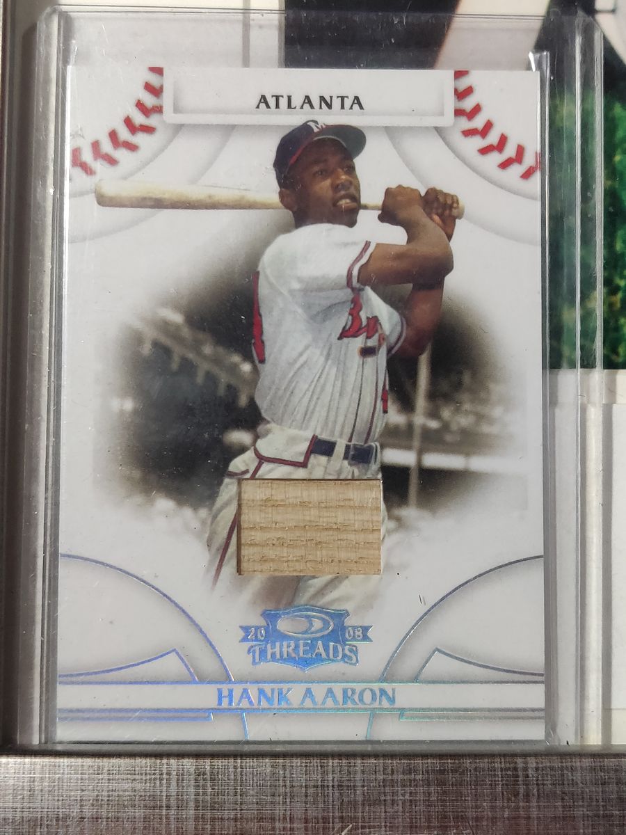 Hank Aaron Signed Framed 8x10 Photo with Bat Sliver Card #199/500