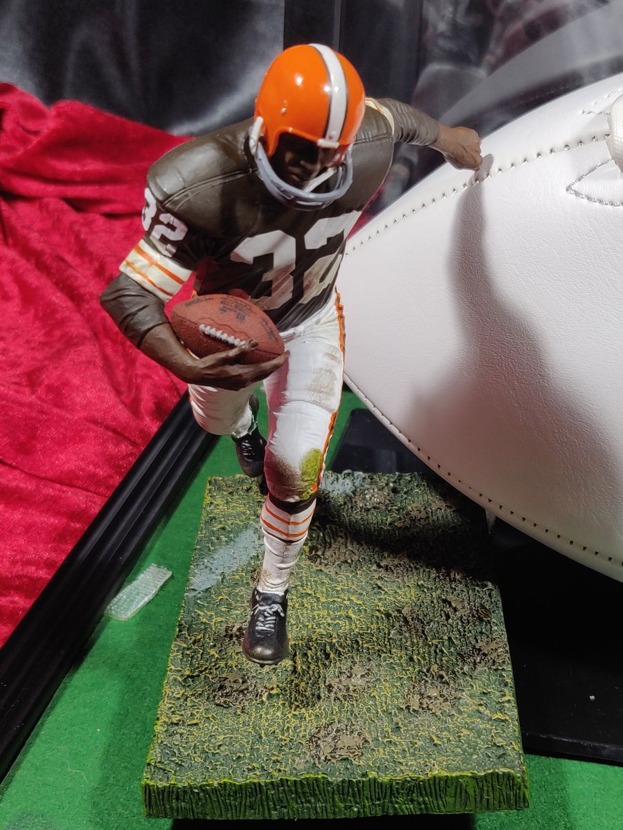 Jim Brown Autographed Football Cleveland Browns Shadowbox w/ Card & Figure