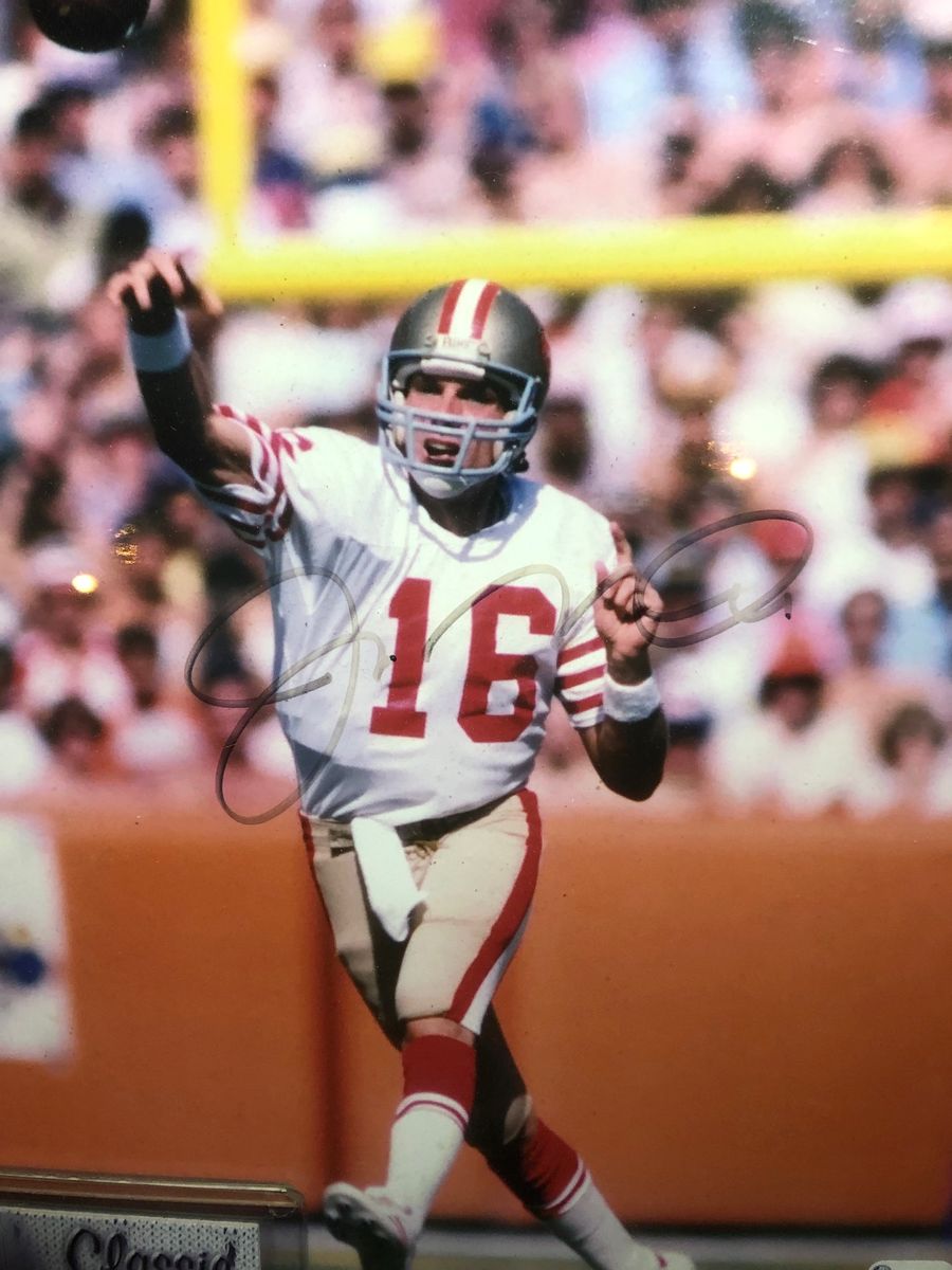 Joe Montana Signed Photo 8x10 San Francisco 49ers Framed Global Authentics