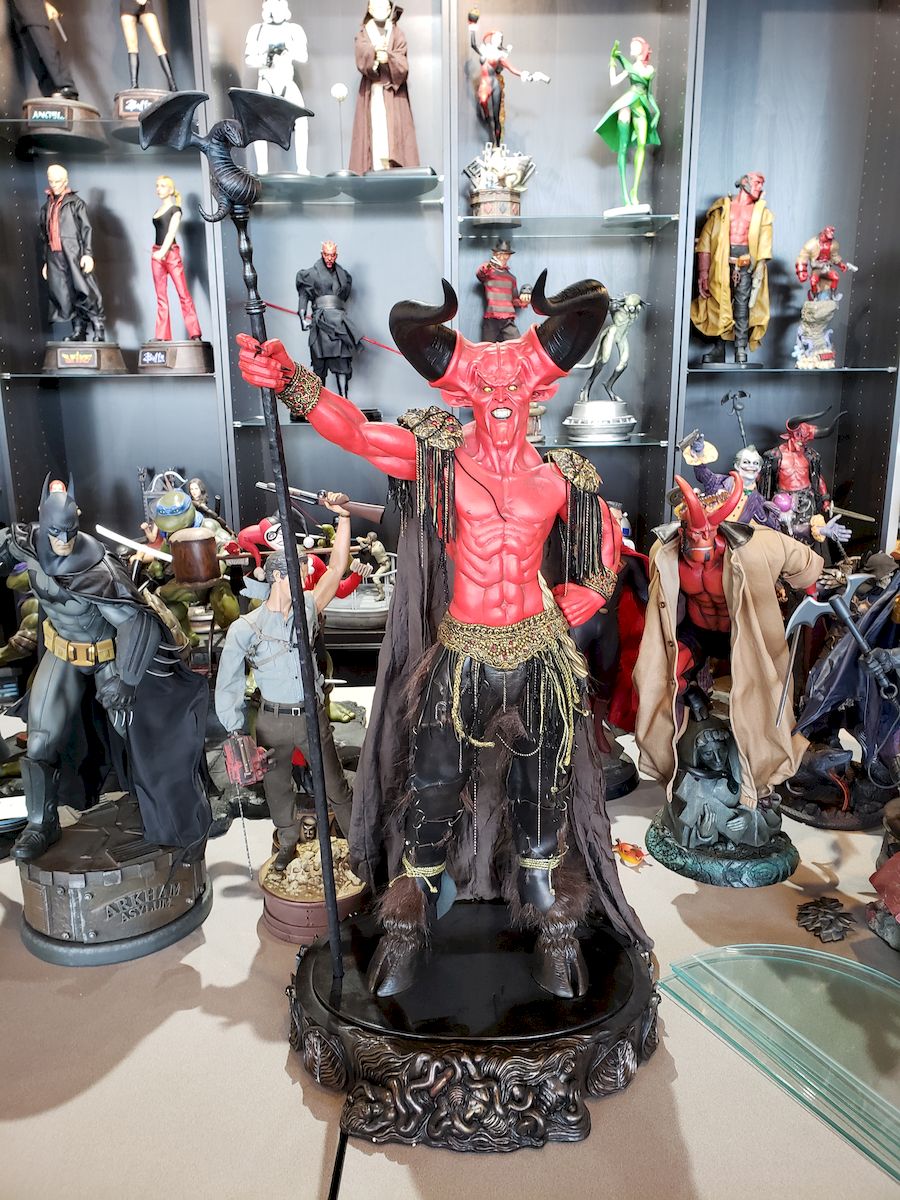 Legend's Lord of Darkness 1:3 Scale Statue