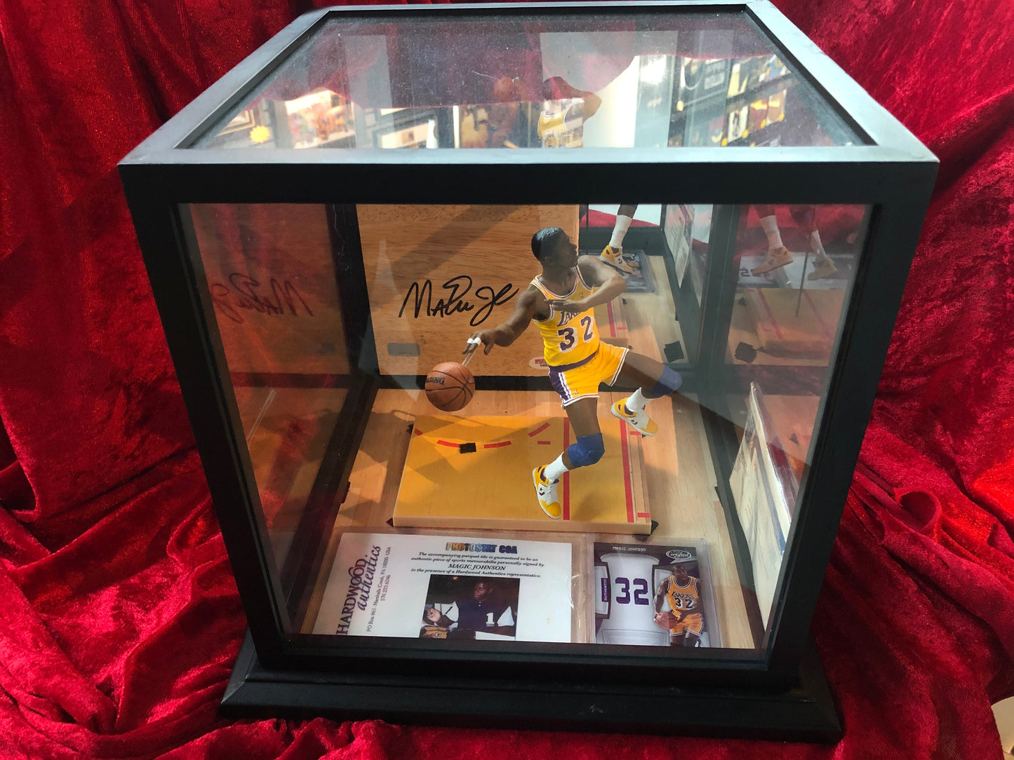 Magic Johnson Lakers Certified Authentic Autographed Basketball Court Shadowbox