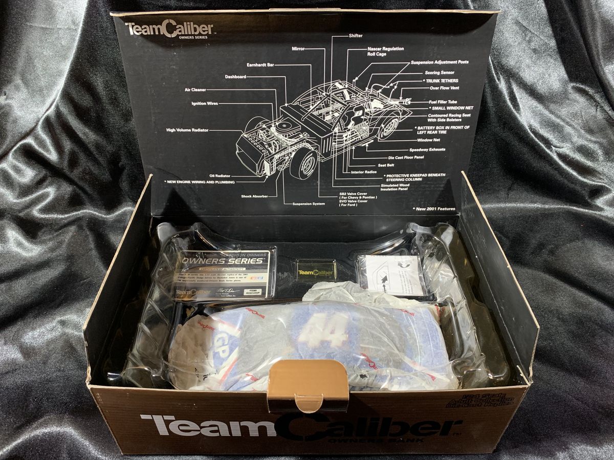 NASCAR Team Caliber Buckshot Jones #44 Georgia-Pacific 1:24 Replica