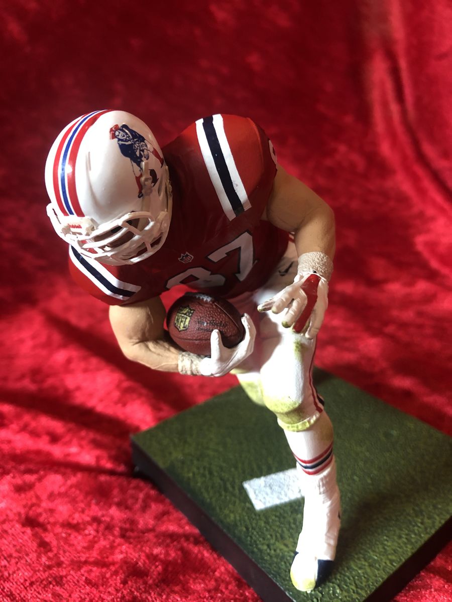 Rob Gronkowski Signed Patriots Mini Helmet Shadowbox – Card, Figure, & COA