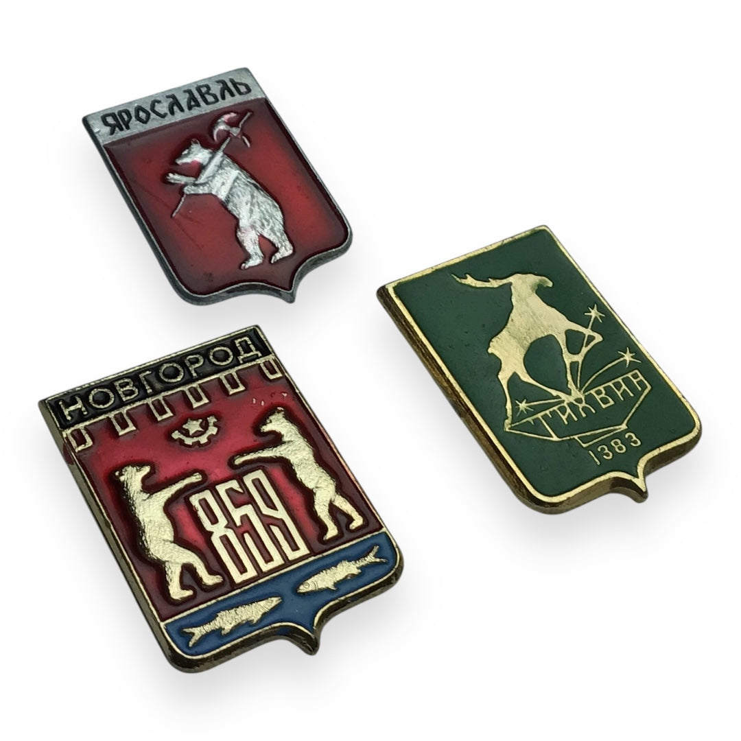 Russian Soviet Collection of period Pins and Money