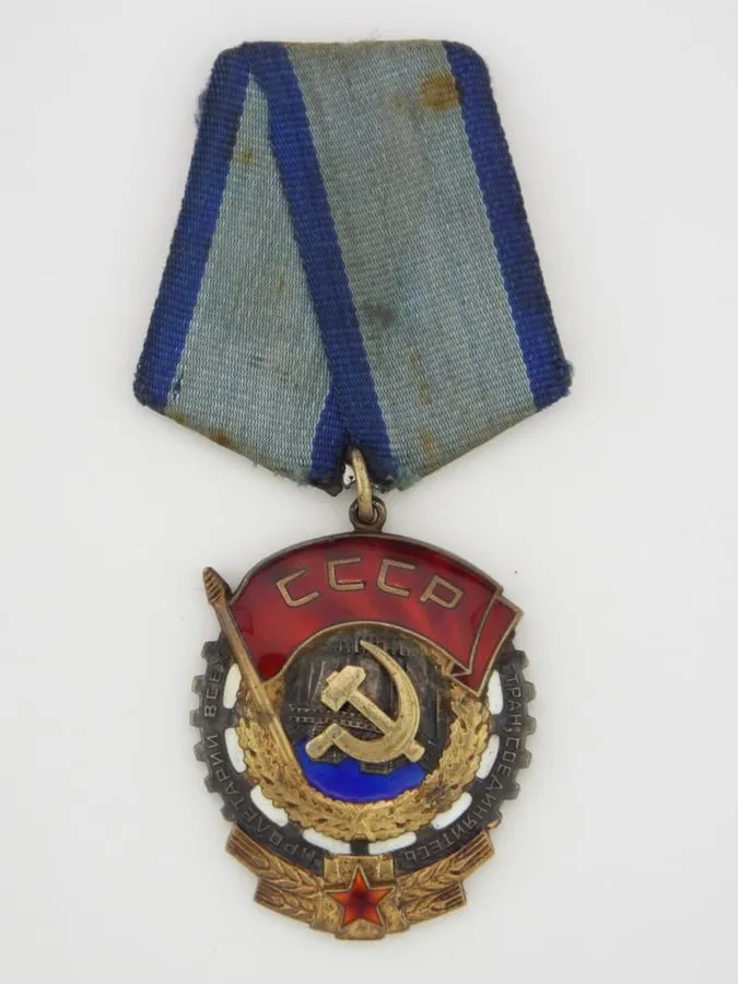 Russian WW2 Soviet Silver Medal Badge of Honour Instituted 1935 With Document