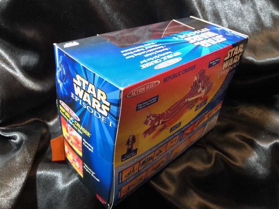 Star Wars Episode I- Republic Cruiser w/ Qui-Gin Jinn