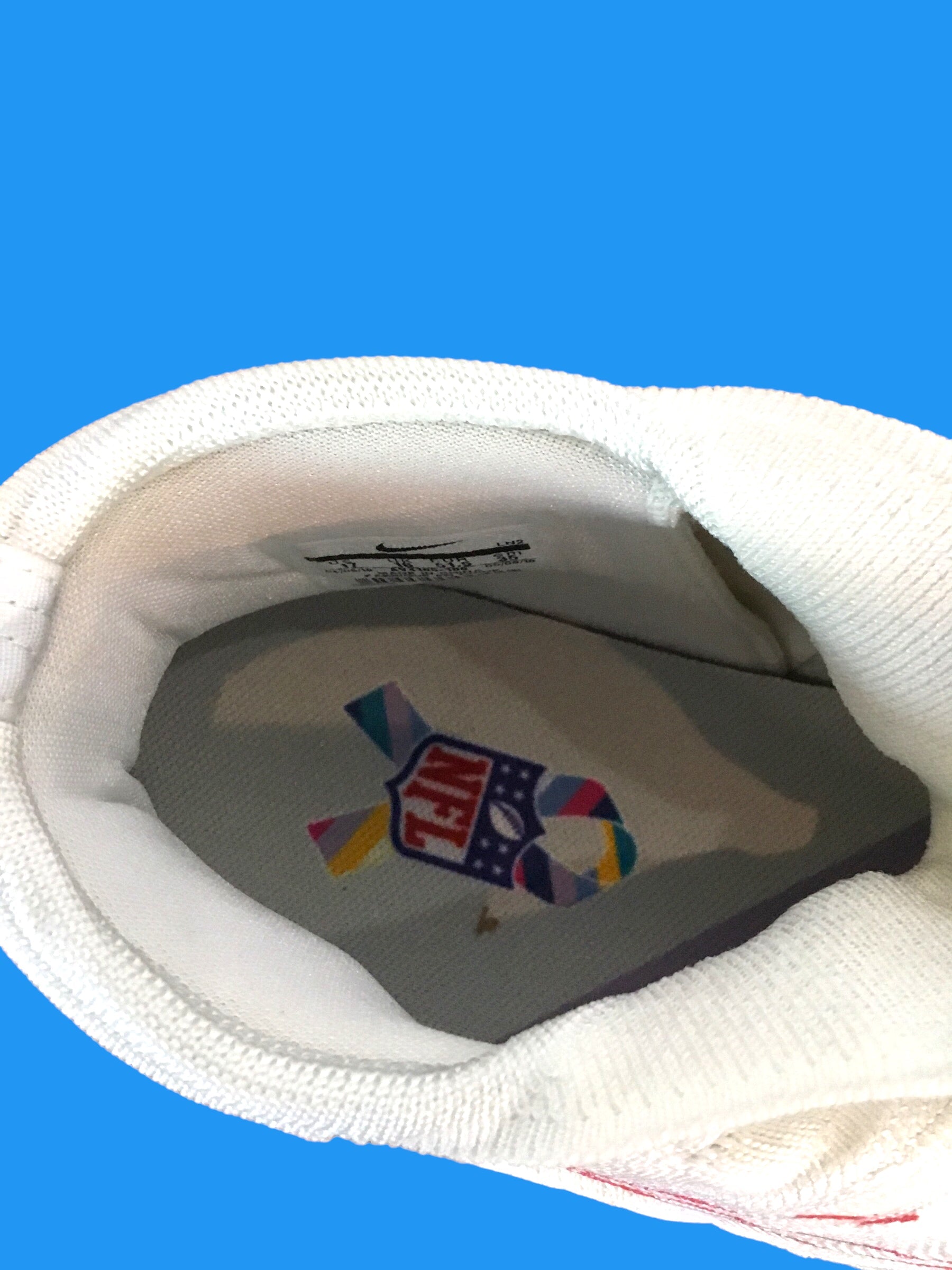 Stefon Diggs Autographe Memorabilia Crucial Catch NFL Cancer Awareness Multicolor Ribbon Cleat Shoe
