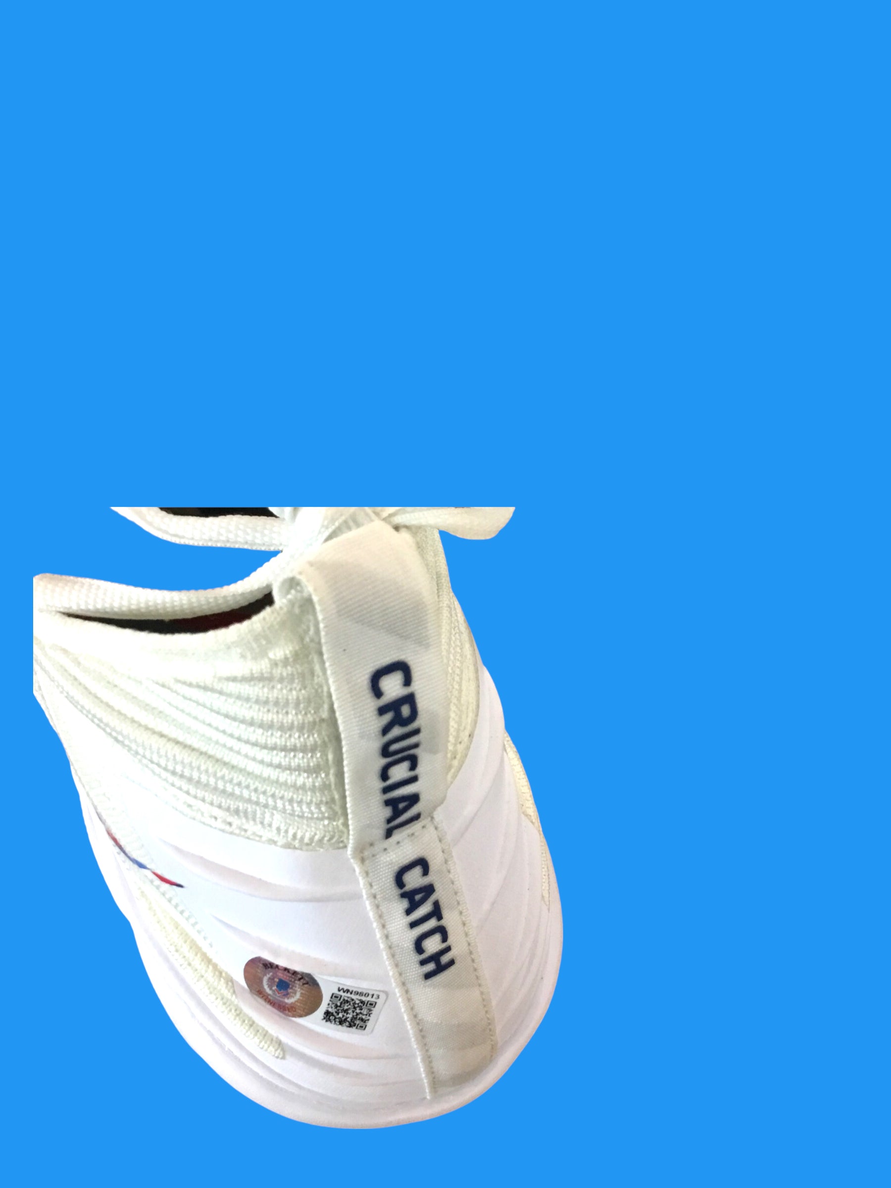Stefon Diggs Autographe Memorabilia Crucial Catch NFL Cancer Awareness Multicolor Ribbon Cleat Shoe