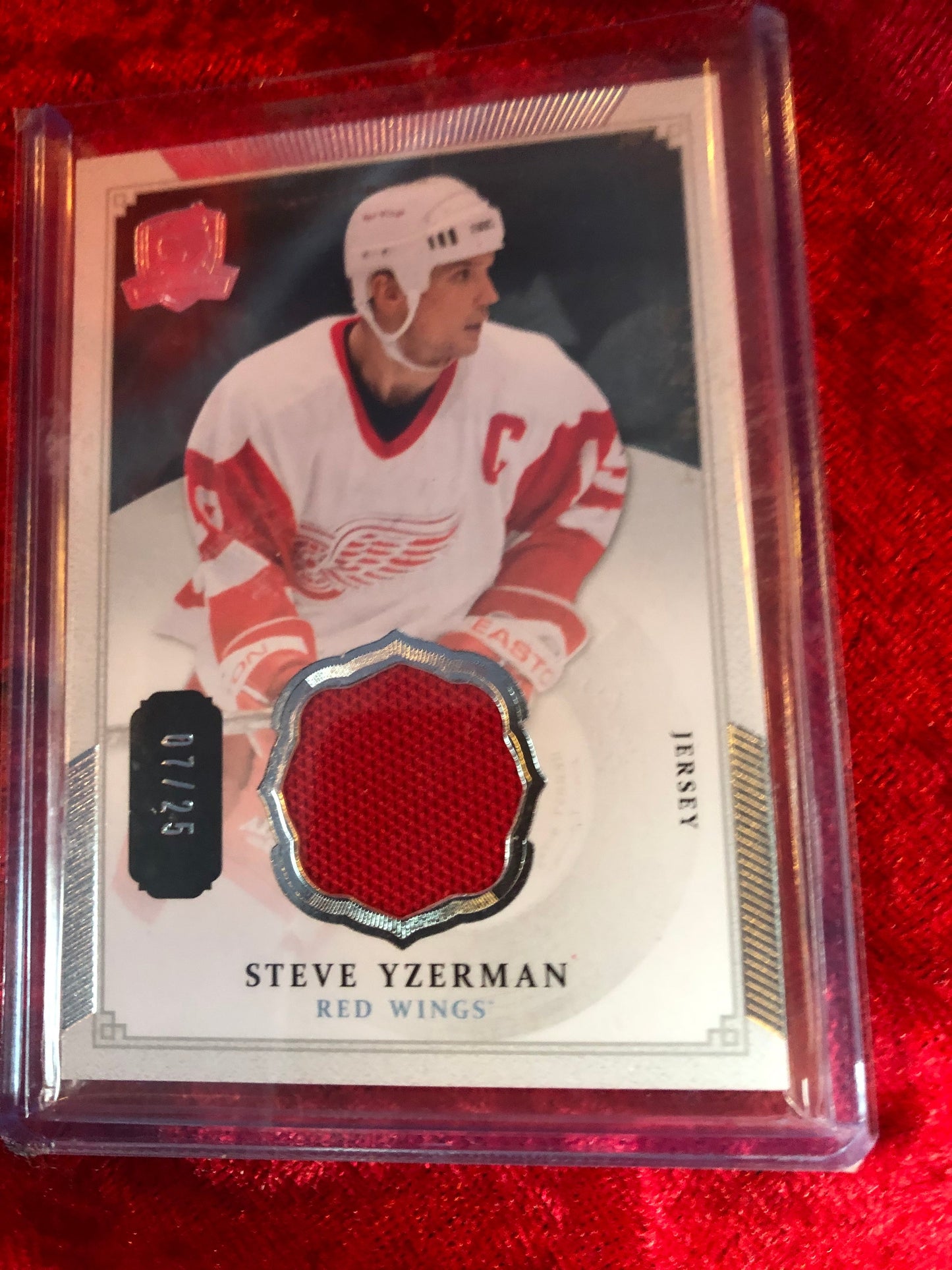 Steve Yzerman Red Wings Certified Authentic Autographed Hockey Puck Shadowbox