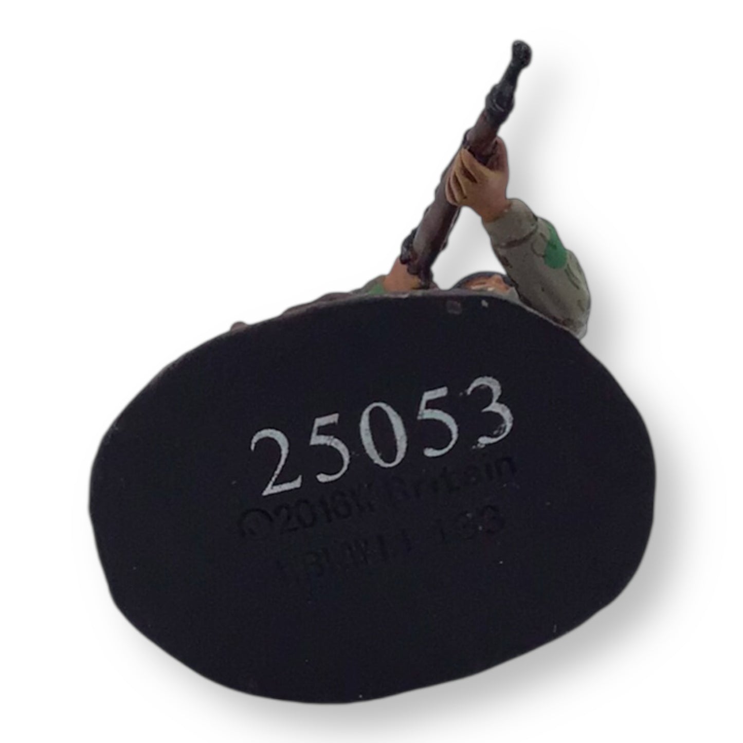 W. Britain 25053 German Fallschirmjäger with K-98 – 1:30 Scale Metal Figure