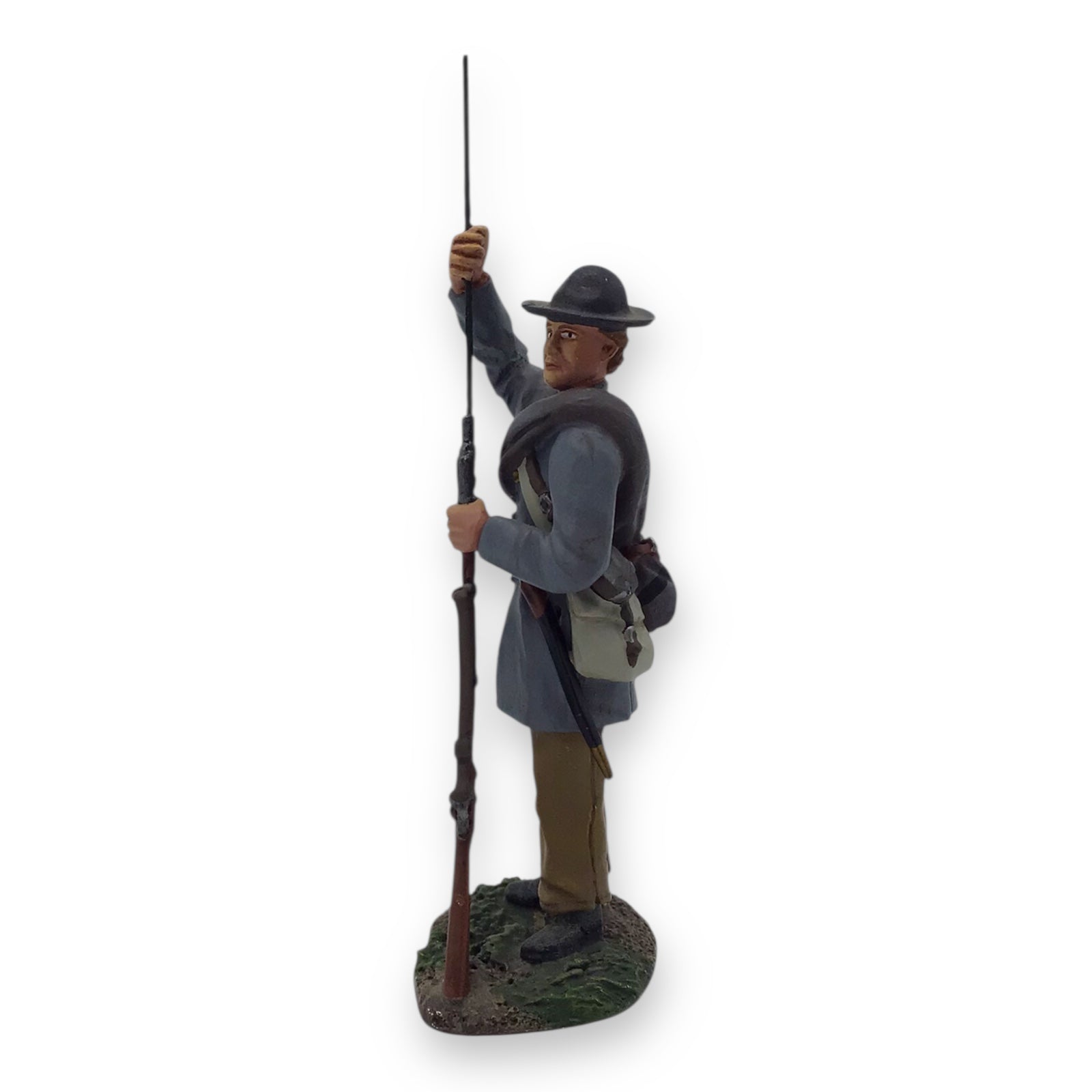 W. Britain 31256 Confederate Infantry Standing Ramming – 1:30 Scale Metal Figure