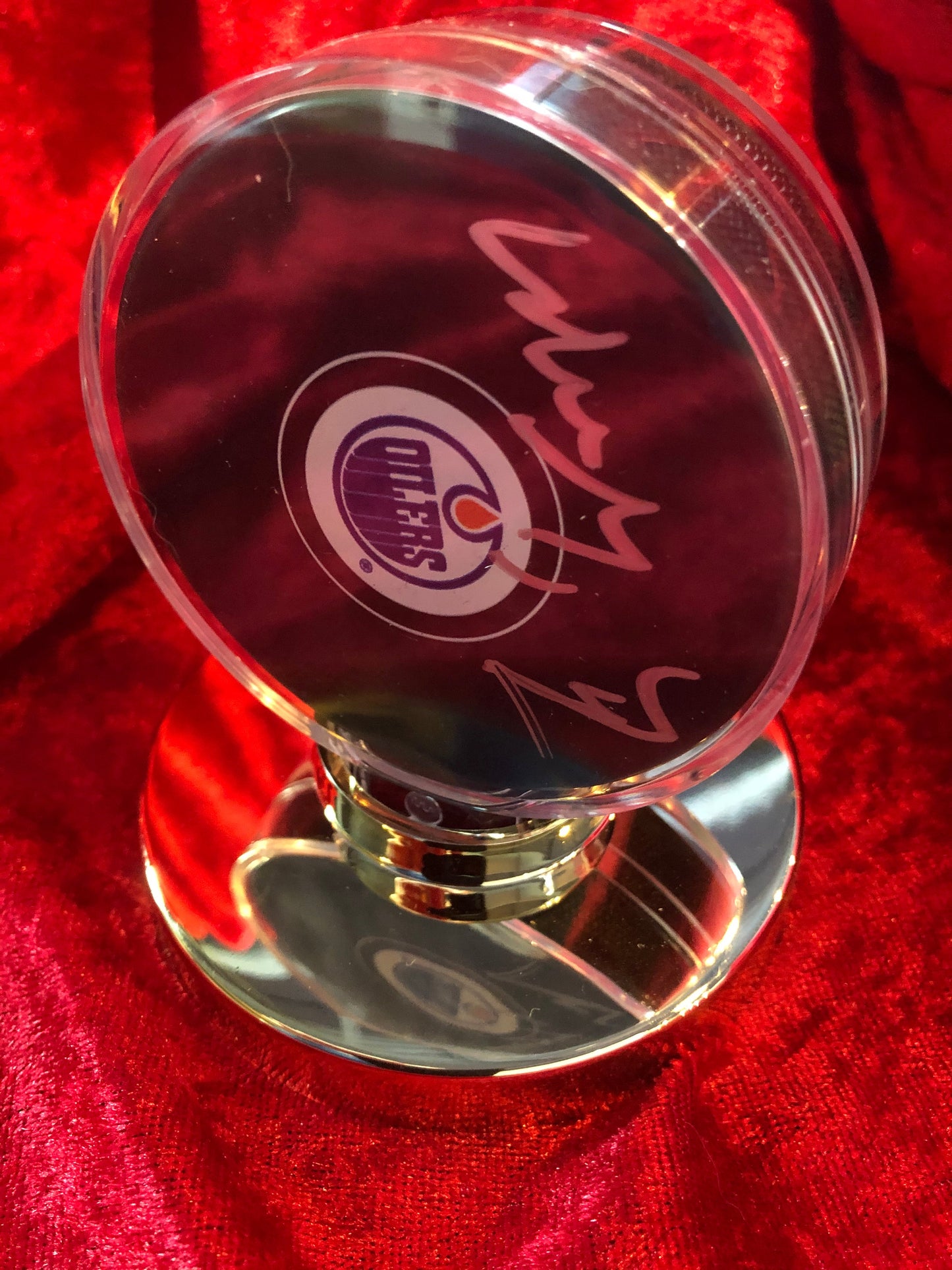 Wayne Gretzky Rangers Certified Authentic Autographed Hockey Puck Shadowbox