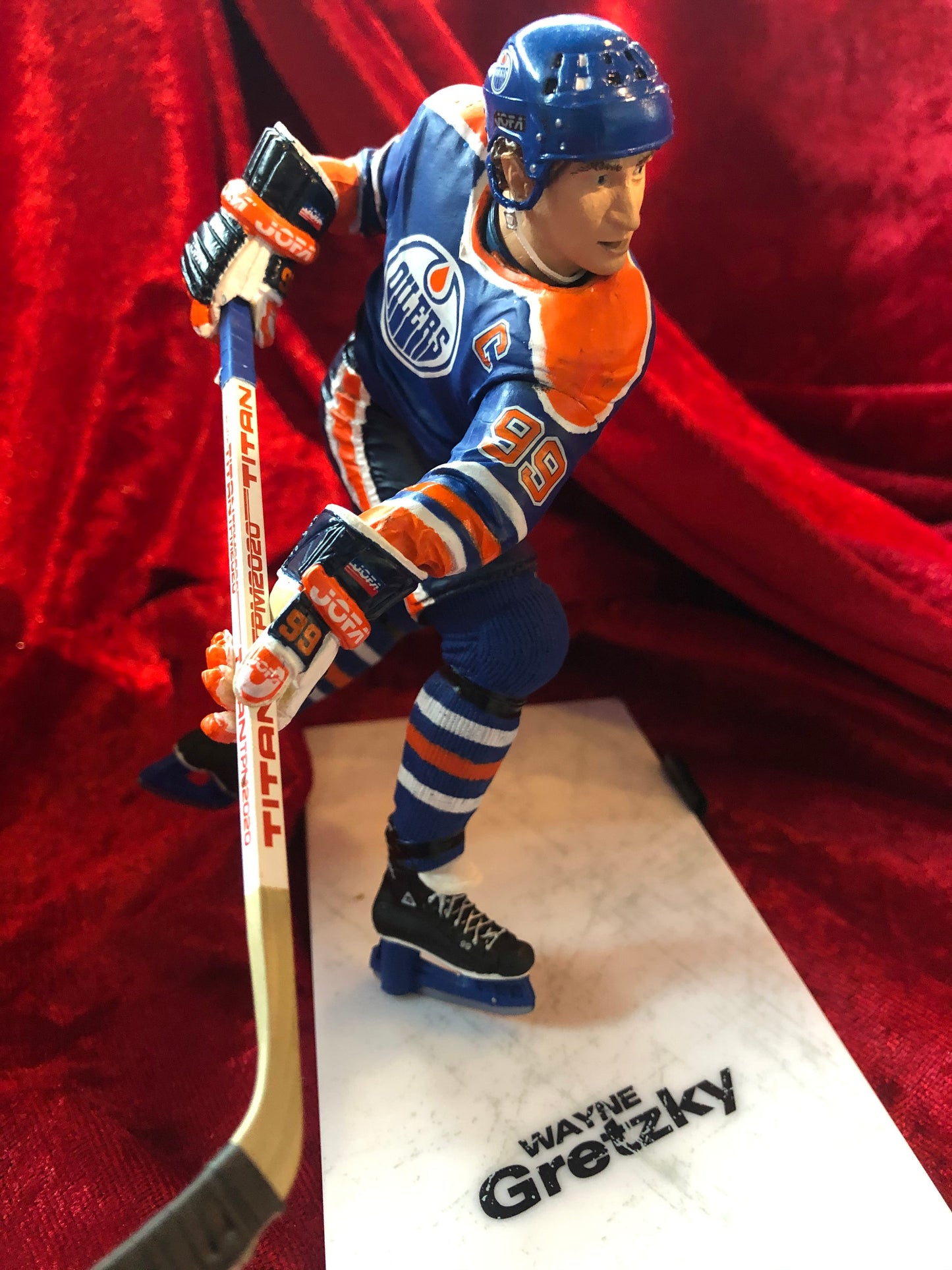 Wayne Gretzky Rangers Certified Authentic Autographed Hockey Puck Shadowbox