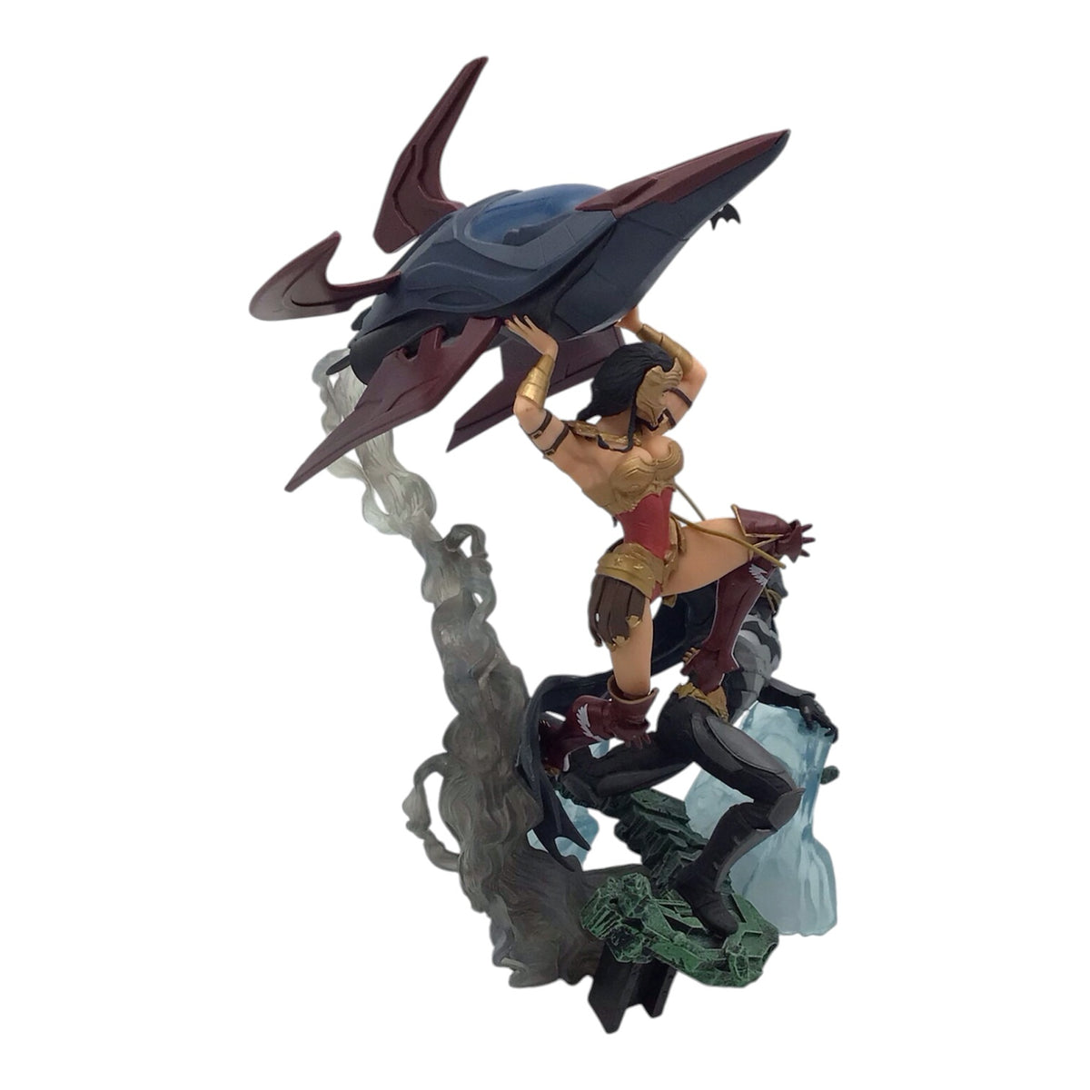 Injustice Gods Among Us Wonder Woman vs Batman Statue