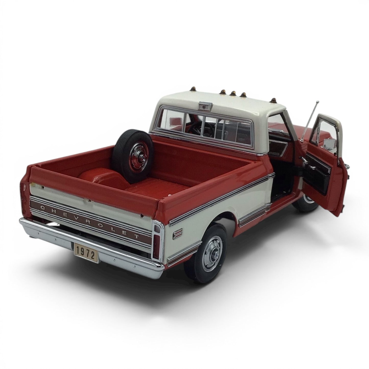 1972 Chevrolet Cheyenne Pickup Model Replica
