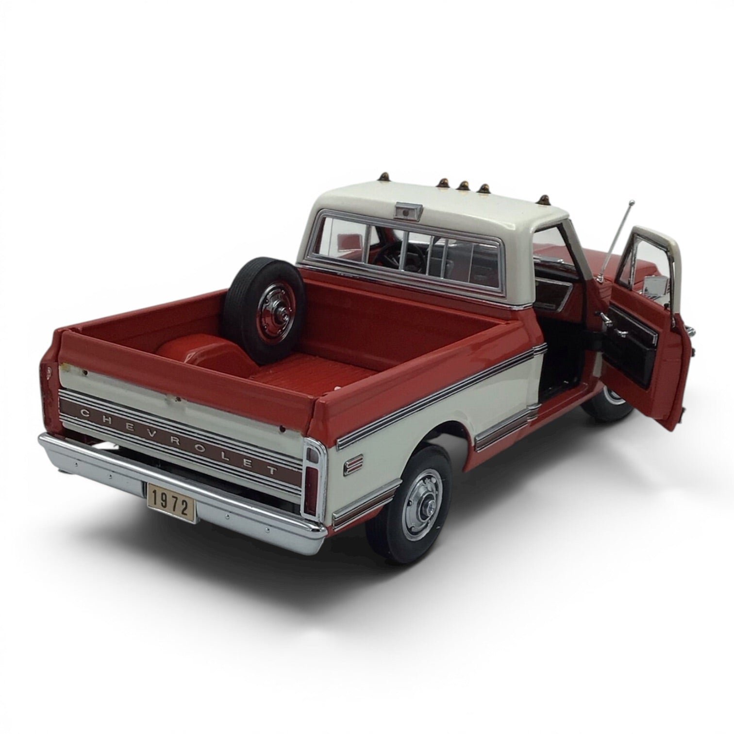 1972 Chevrolet Cheyenne Pickup Model Replica