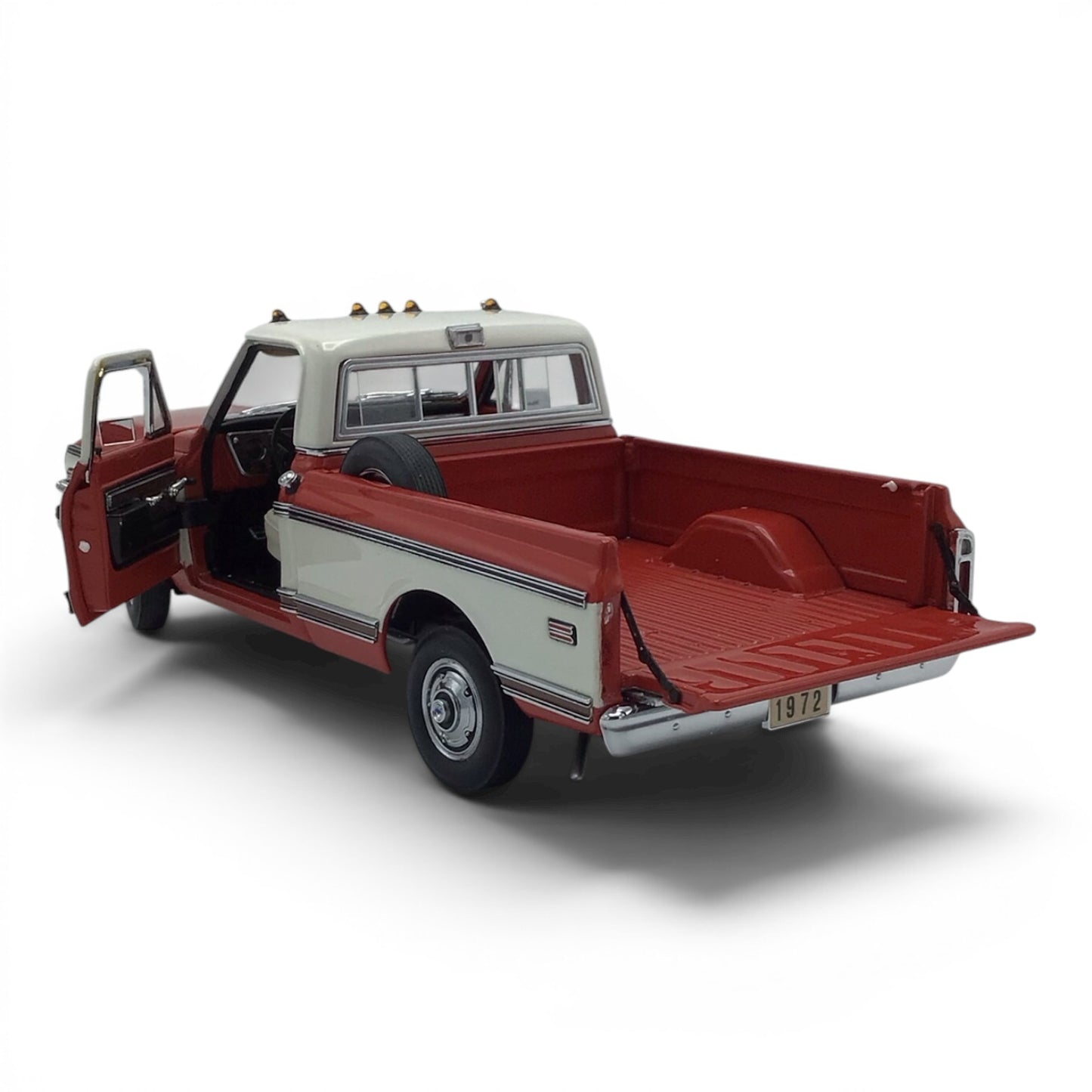 1972 Chevrolet Cheyenne Pickup Model Replica
