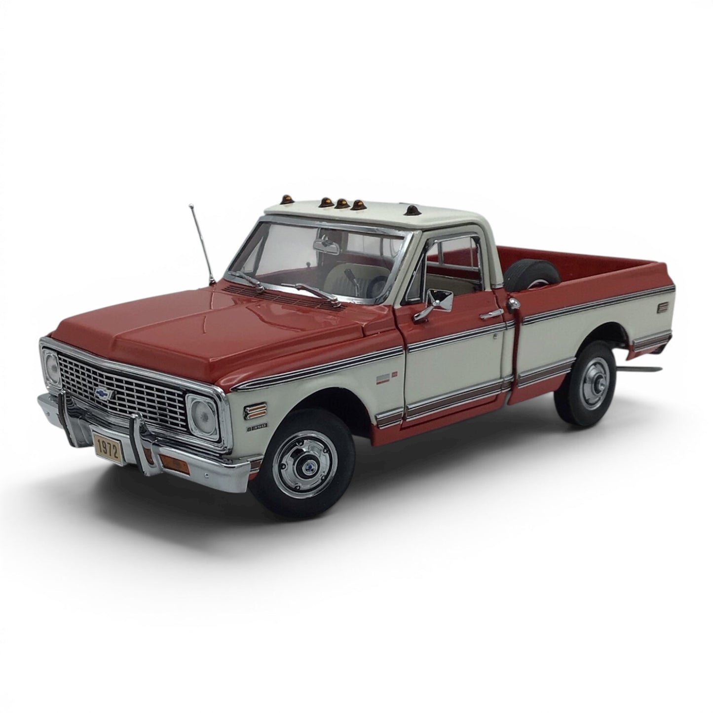 1972 Chevrolet Cheyenne Pickup Model Replica