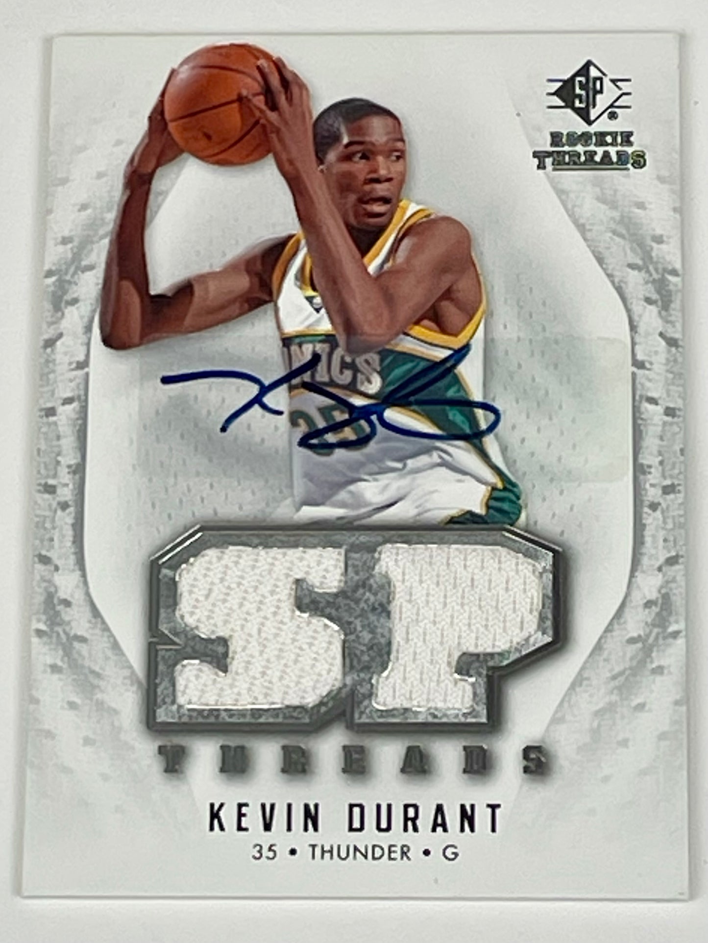 2008 SP Rookie Threads Game Used Jersey Kevin Durant Rookie Auto