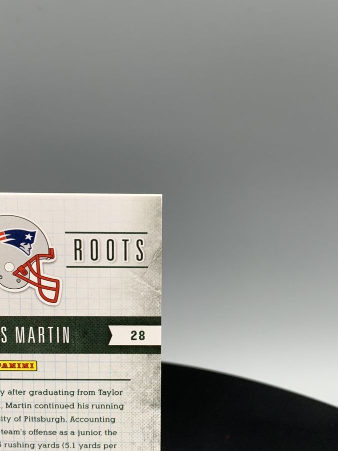 2011 Panini Playbook Grass Roots Materials #98 Curtis Martin/2 Football Card