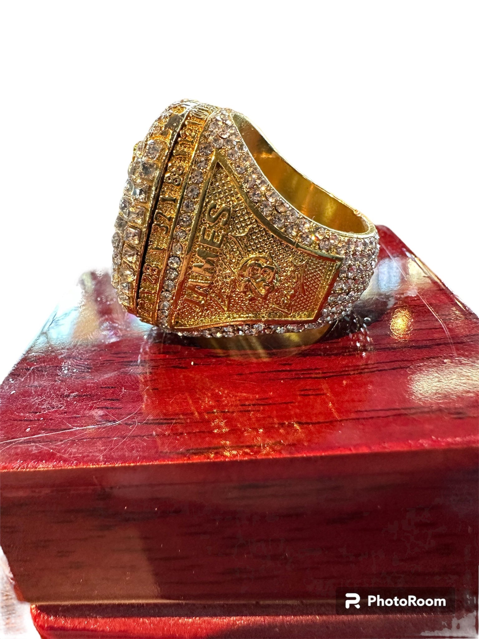 LA LAKERS REPLICA 2020 LEBRON JAMES CHAMPIONSHIP RING WITH LARRY