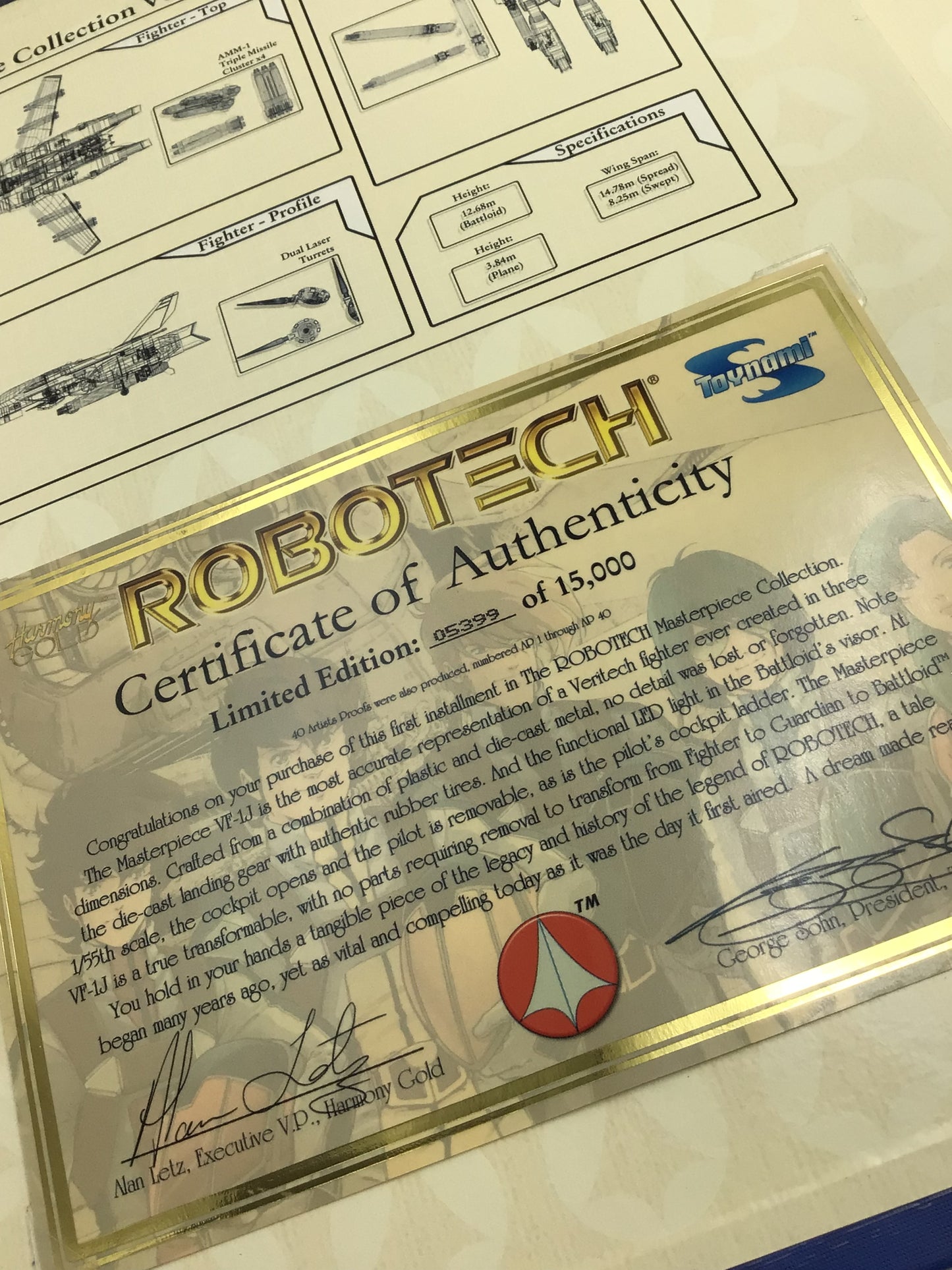 Toynami Robotech Masterpiece Collection Volume 1 VF-1J Veritech Fighter Figure