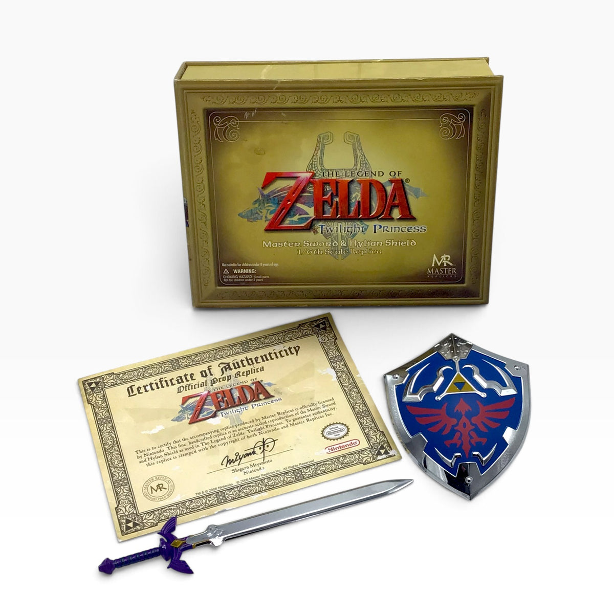 The Legend of Zelda: Twilight Princess Master Sword & Hylian Shield 1/6 Scale Replica – 2006 – COA