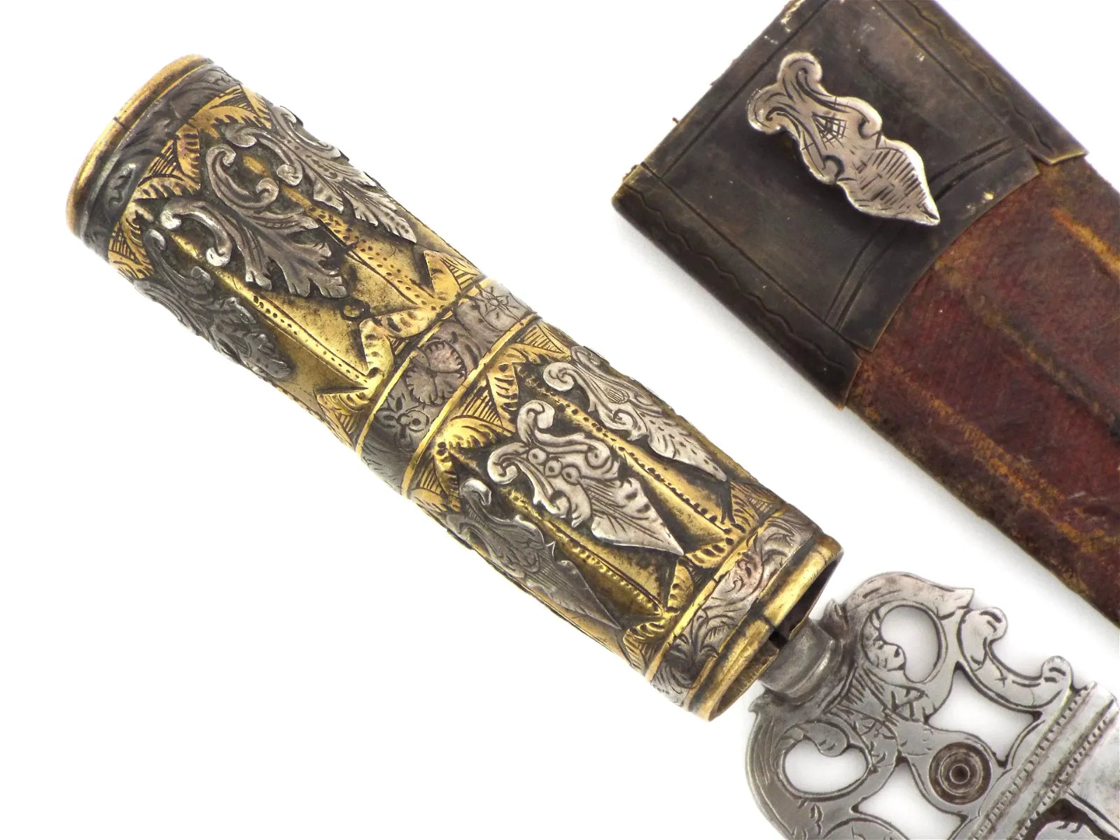 American Revolutionary War Period 18th Century Italian Large Socket Bayonet Dagger with Exquisite Chiseled & Pierced Steel of Superb Quality