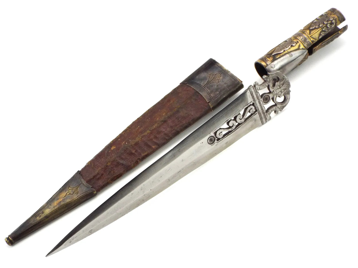 American Revolutionary War Period 18th Century Italian Large Socket Bayonet Dagger with Exquisite Chiseled & Pierced Steel of Superb Quality