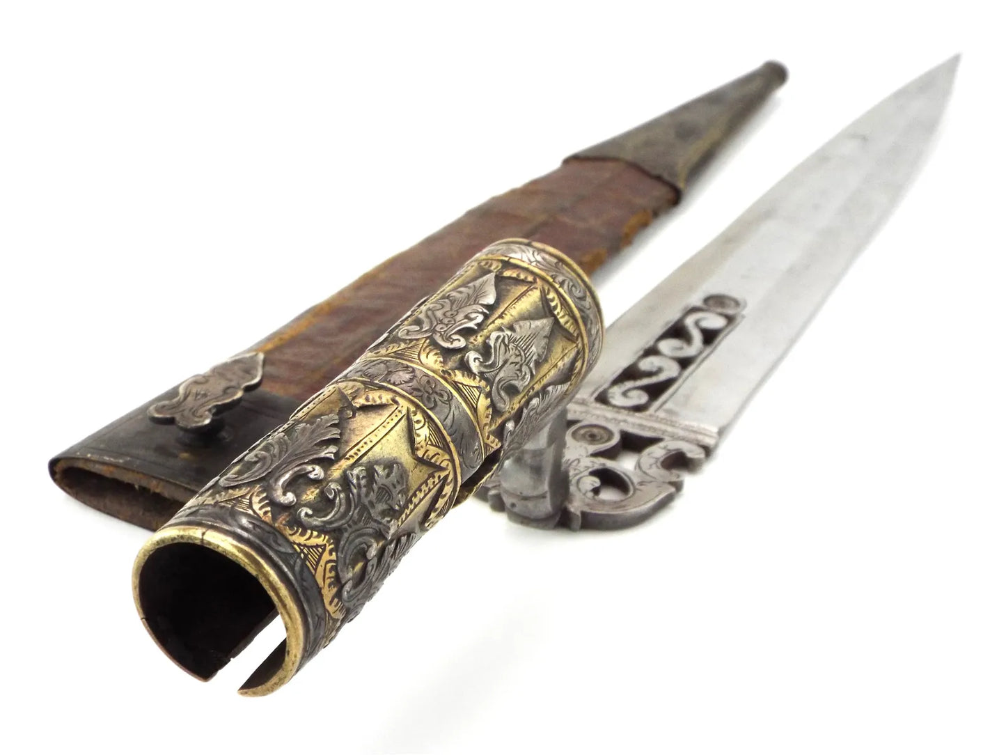 American Revolutionary War Period 18th Century Italian Large Socket Bayonet Dagger with Exquisite Chiseled & Pierced Steel of Superb Quality