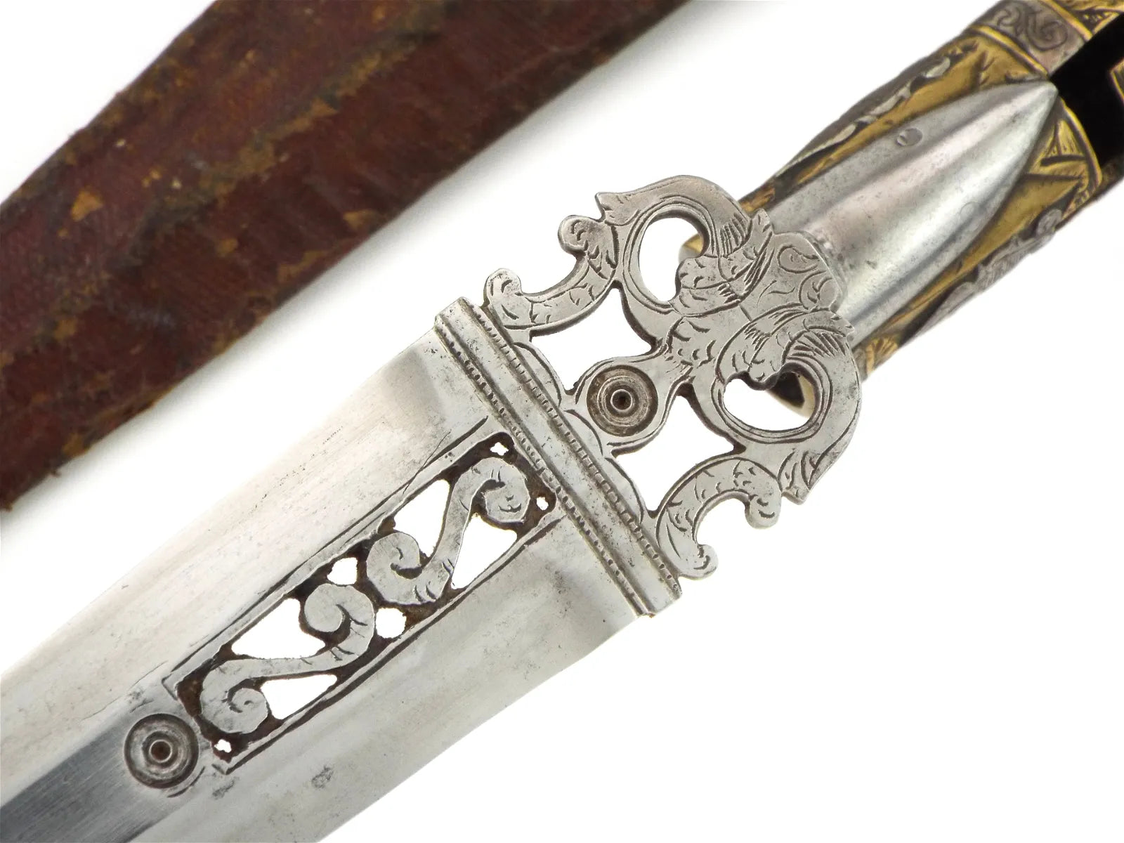 American Revolutionary War Period 18th Century Italian Large Socket Bayonet Dagger with Exquisite Chiseled & Pierced Steel of Superb Quality