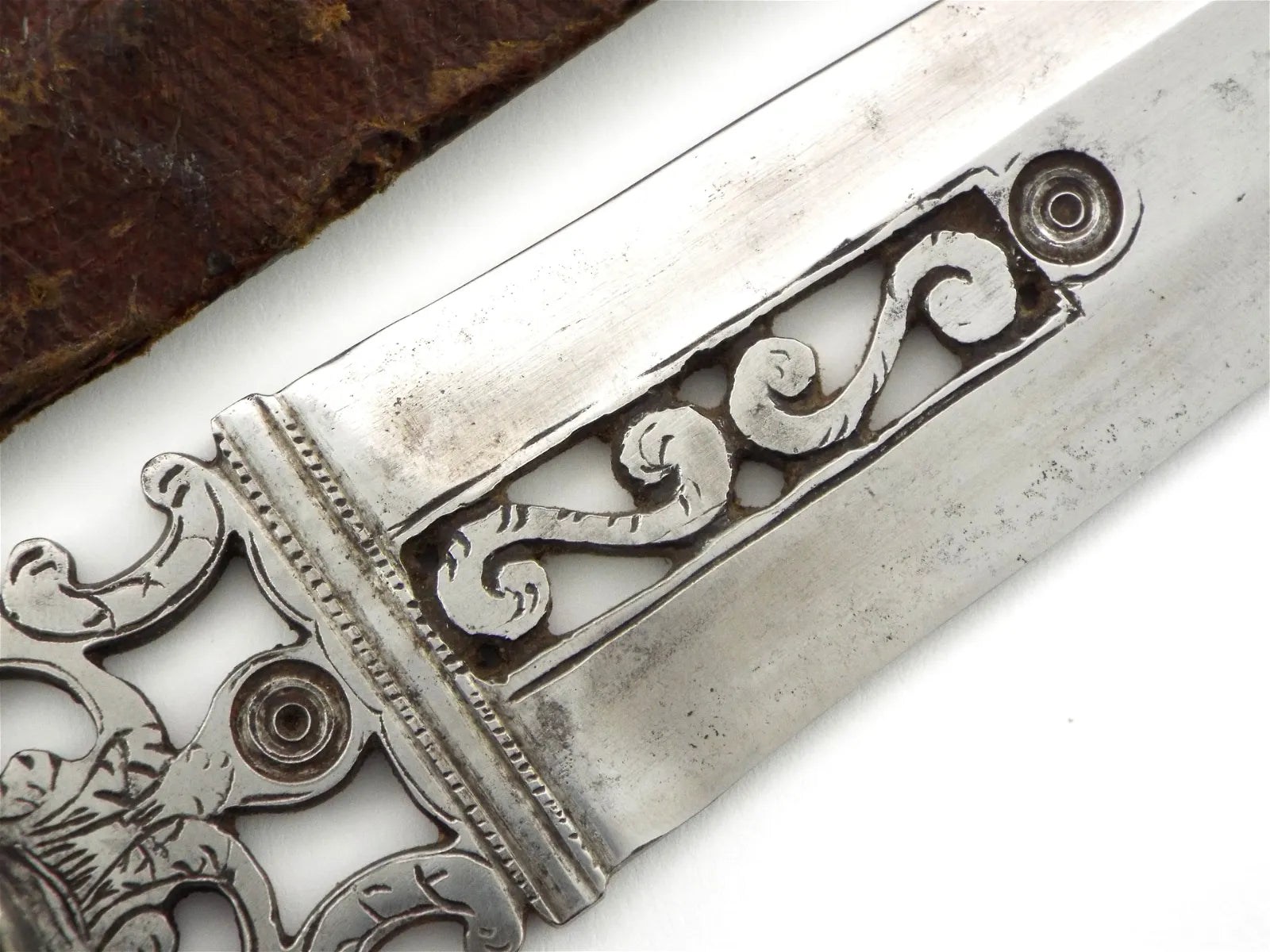 American Revolutionary War Period 18th Century Italian Large Socket Bayonet Dagger with Exquisite Chiseled & Pierced Steel of Superb Quality