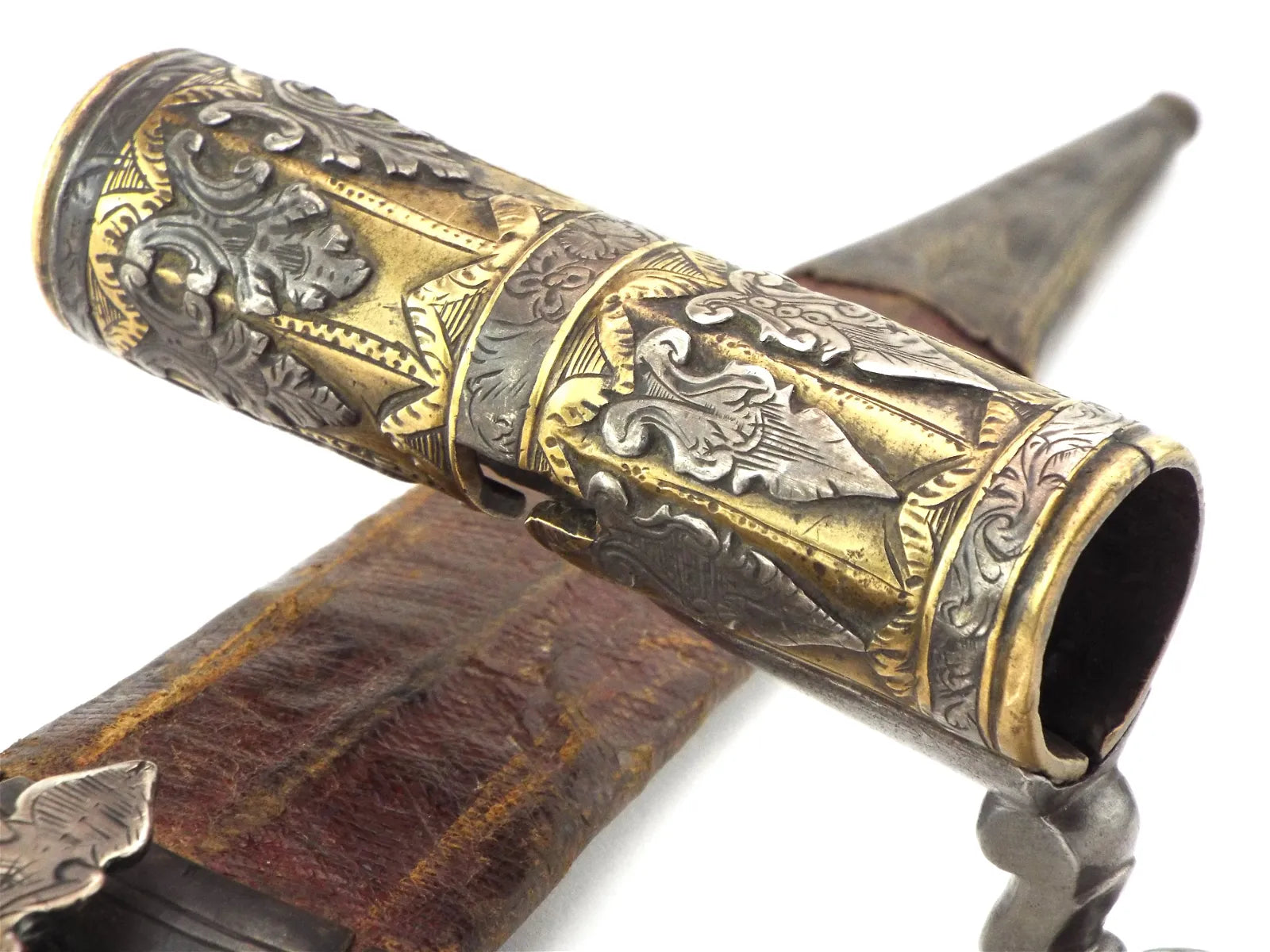 American Revolutionary War Period 18th Century Italian Large Socket Bayonet Dagger with Exquisite Chiseled & Pierced Steel of Superb Quality