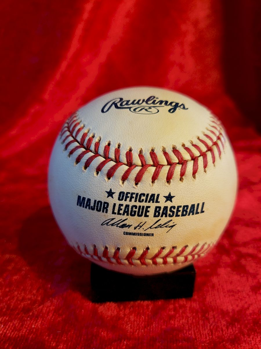 Andruw Jones Guaranteed Authentic Autographed Baseball Atlanta Braves