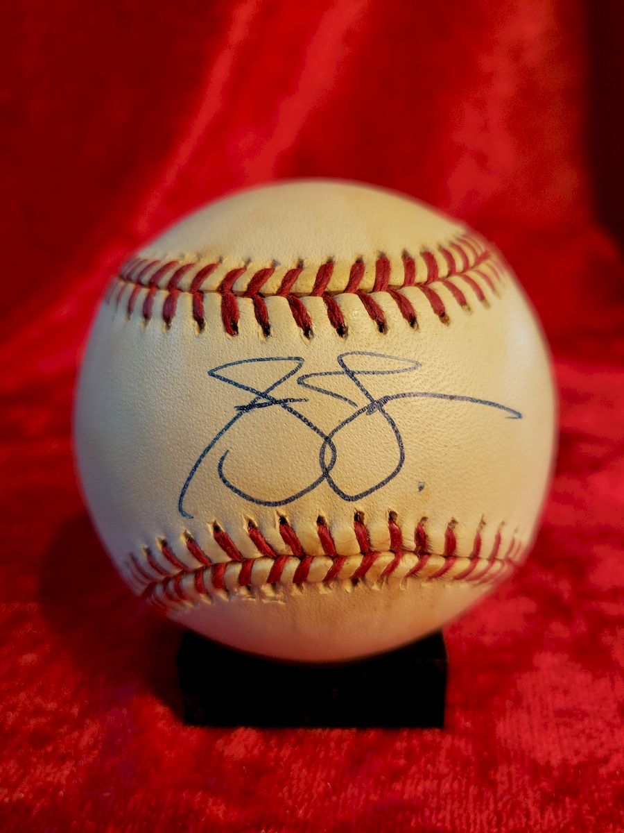 Andruw Jones Guaranteed Authentic Autographed Baseball Atlanta Braves